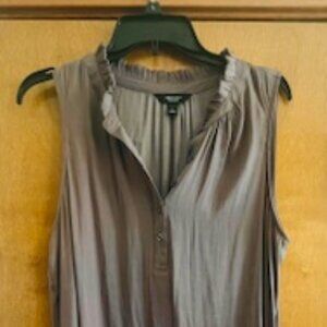 Simply Vera Wang sleeveless top, tan color, size large.